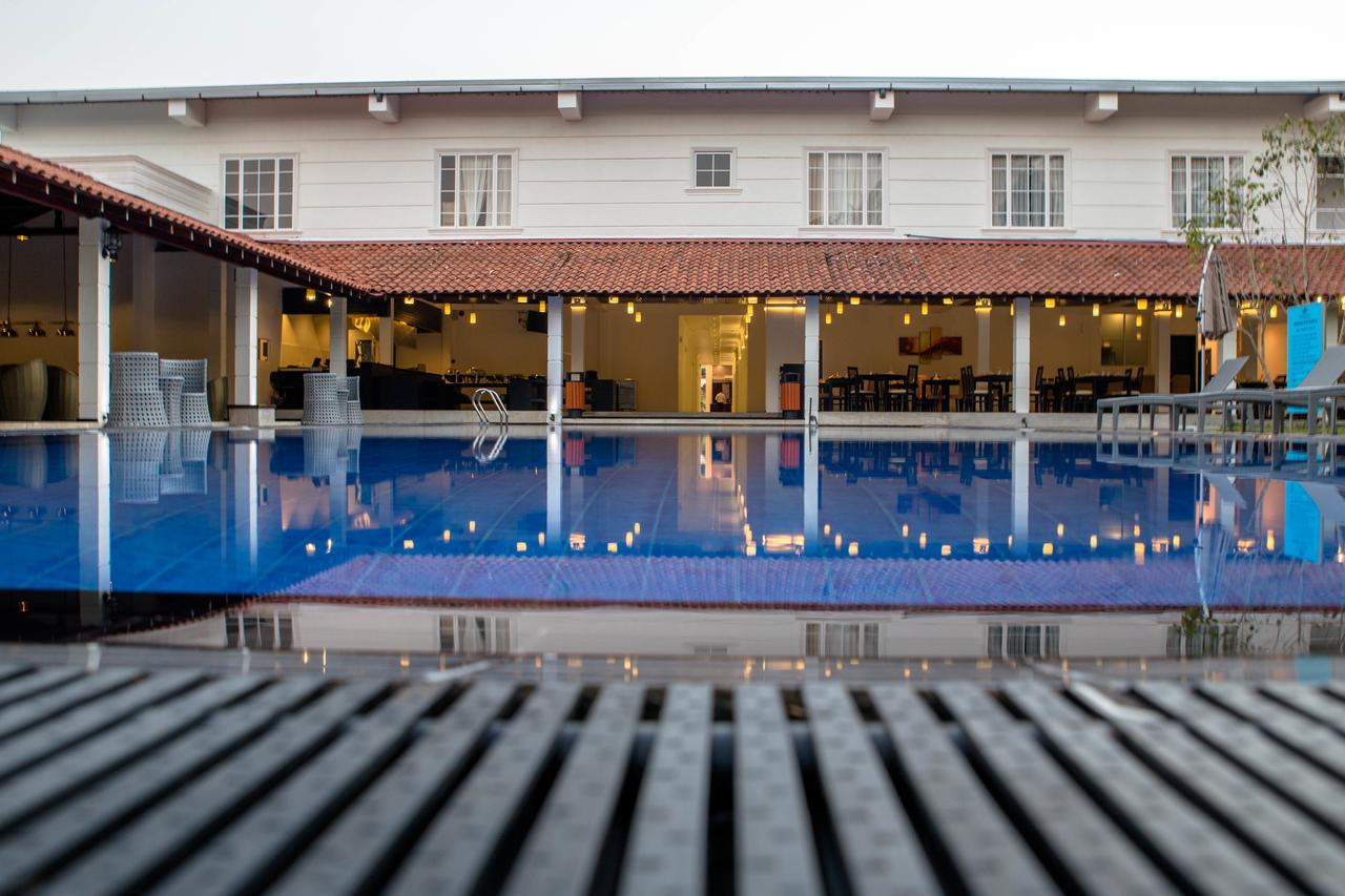 The Covanro Airport Hotel - Katunayake Gampaha Exterior photo