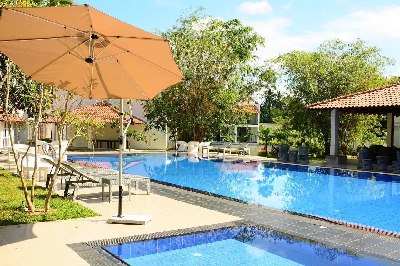 The Covanro Airport Hotel - Katunayake Gampaha Exterior photo