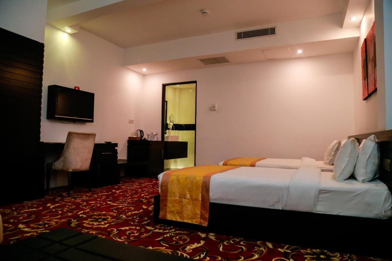 The Covanro Airport Hotel - Katunayake Gampaha Exterior photo